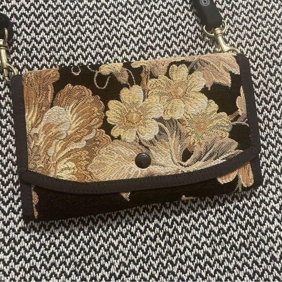 Danny K Beverly Hills Black & Tan Tapestry
Crossbody/Clutch/Wallet - Picture 1 of 13